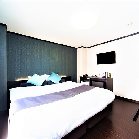 Hirakata Crystal Hotel Esterno foto