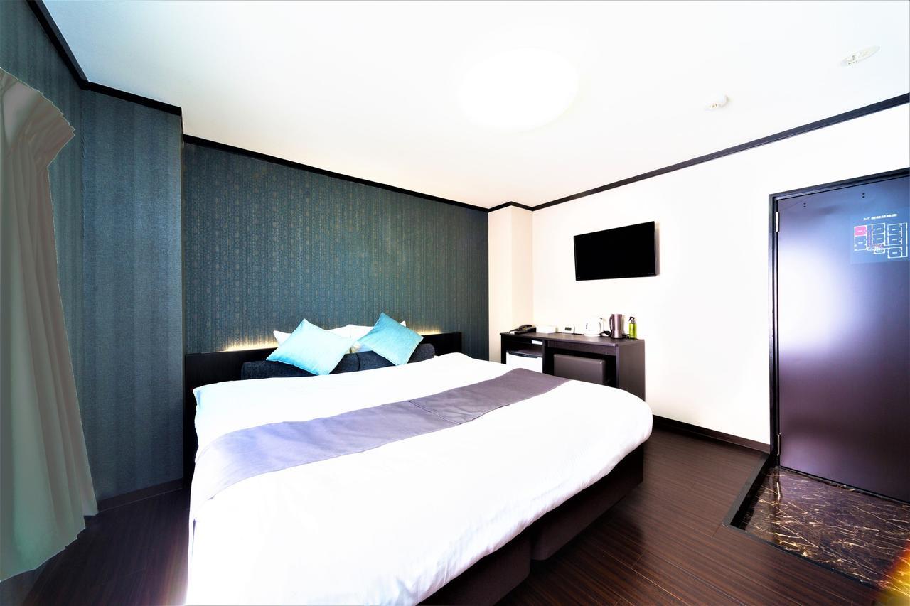 Hirakata Crystal Hotel Esterno foto