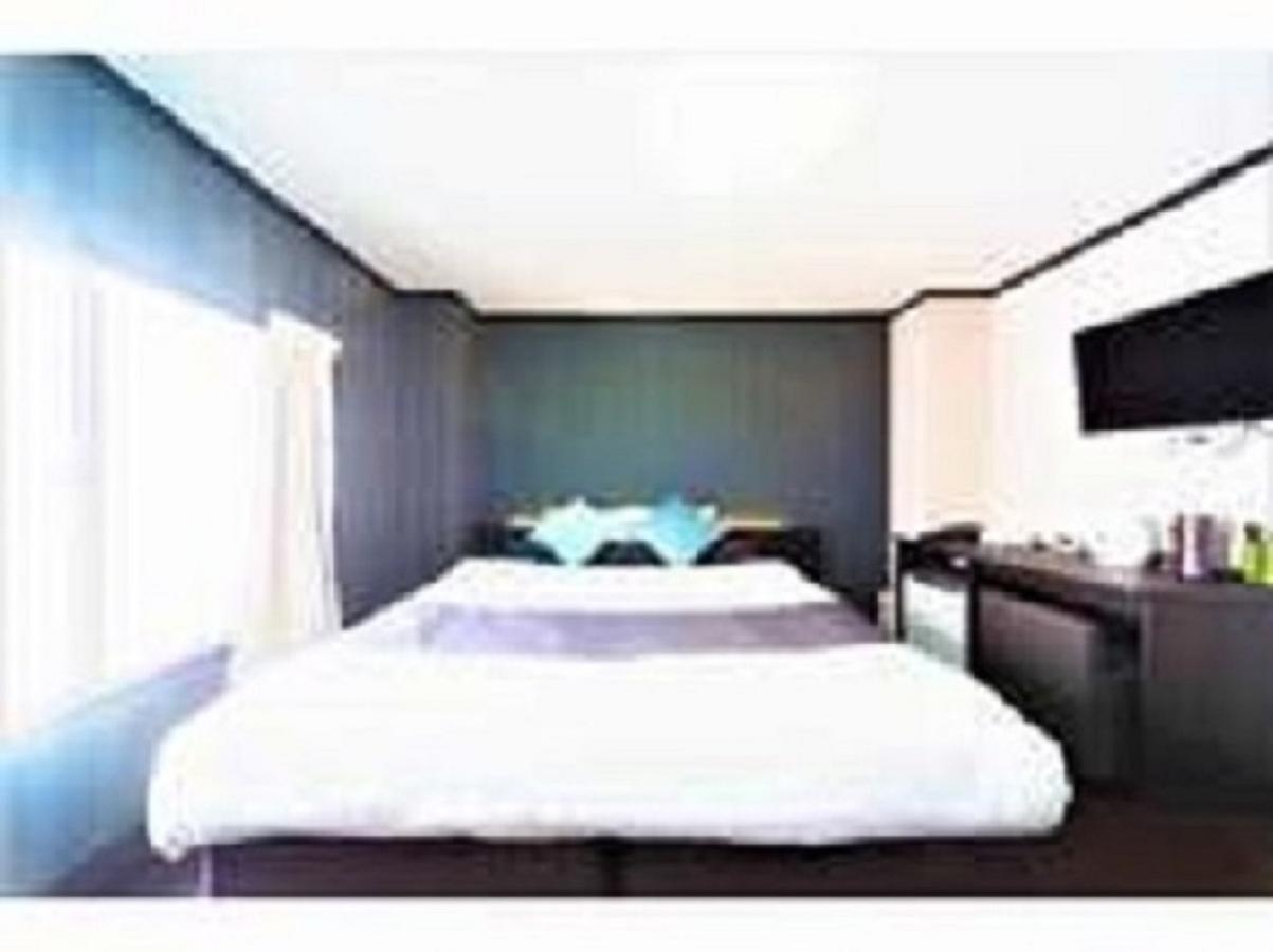 Hirakata Crystal Hotel Esterno foto